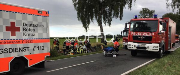 Verkehrsunfall mit eingeklemmter Person