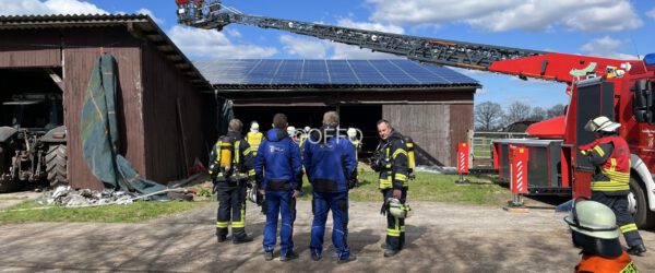 Brennende PV-Anlage bei landwirtschaftlichem Betrieb