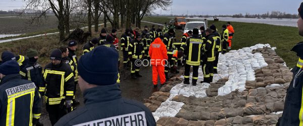 Kreisfeuerwehrbereitschaft – Deichsicherung und Versorgung