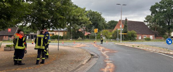 Kraftstoffspur verunreinigt Straße