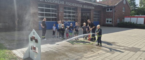 Spiel, Spaß und Wasser bei unseren Löschdinos